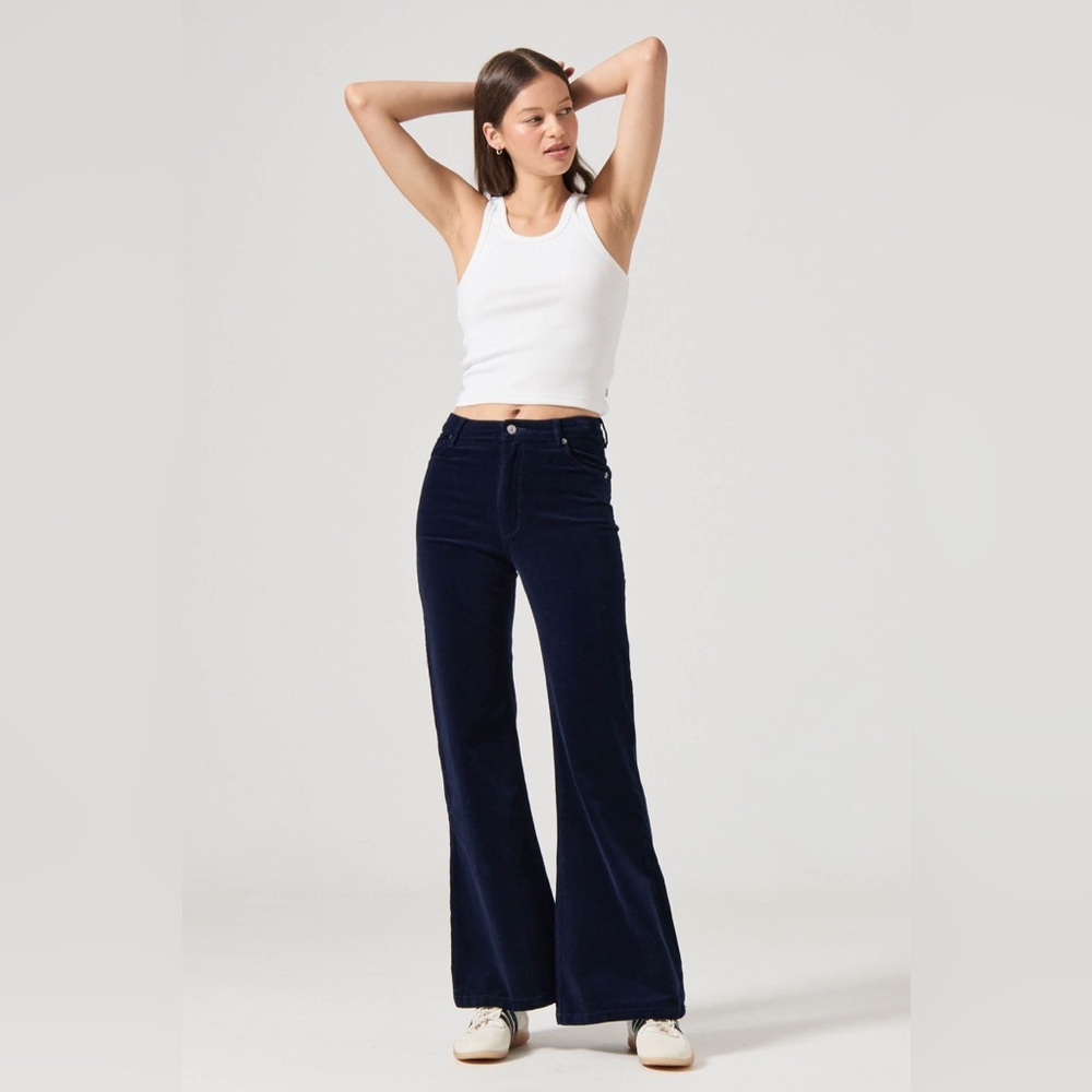ROLLA’S Eastcoast High Rise Flare Baby Cord Jean in Midnight Blue Size 30